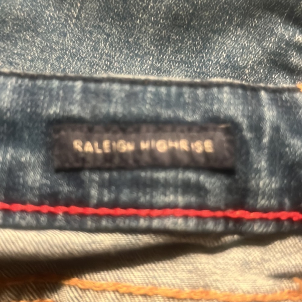 Tommy Hilfiger Raleigh Highrise crop jeans. - Picture 5 of 5